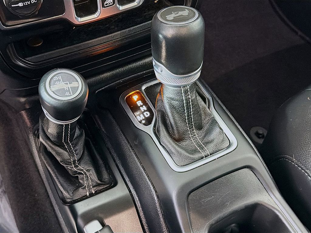 Used 2021 Jeep Wrangler Unlimited Sahara image 32