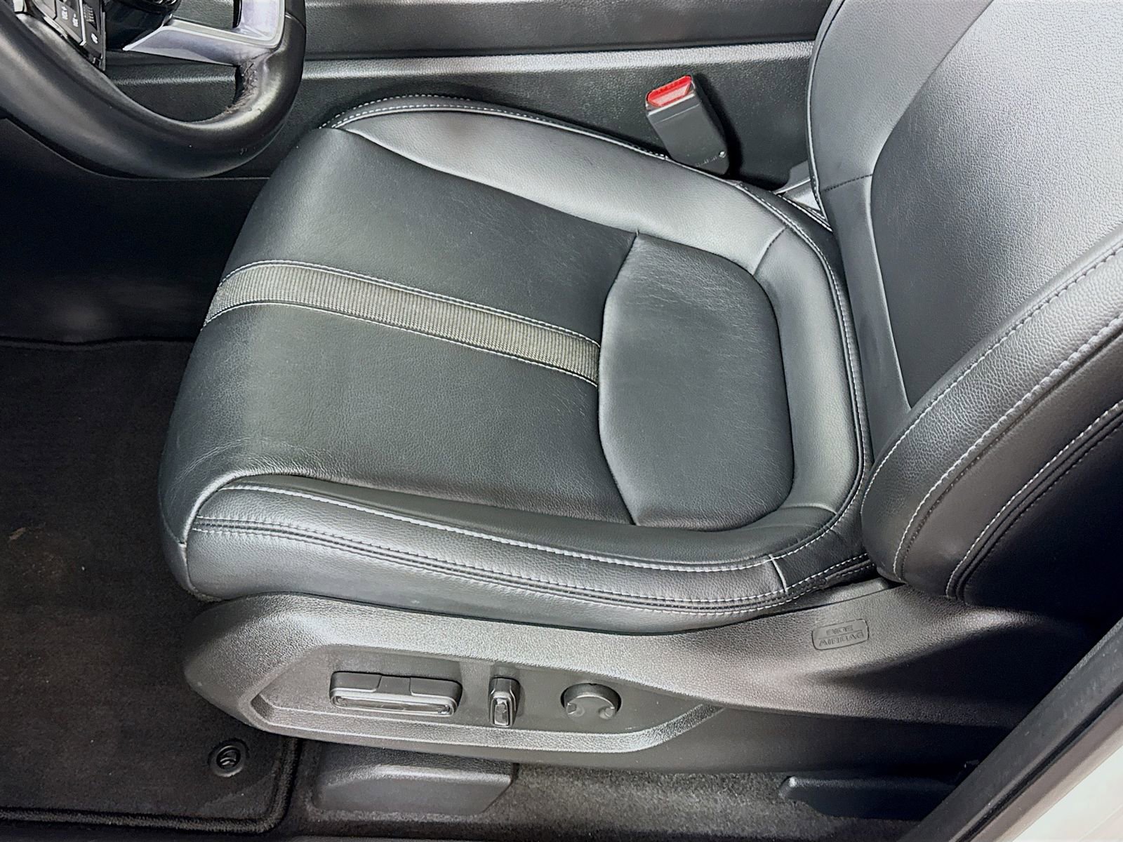 Used 2023 Honda Pilot Touring image 16