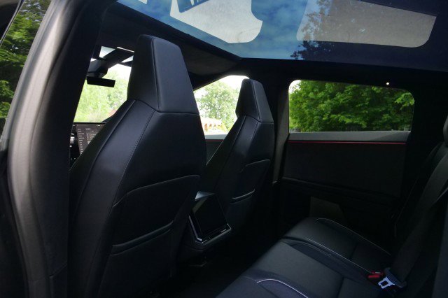 Used 2024 Tesla Cybertruck Cyberbeast AWD/4WD image 27