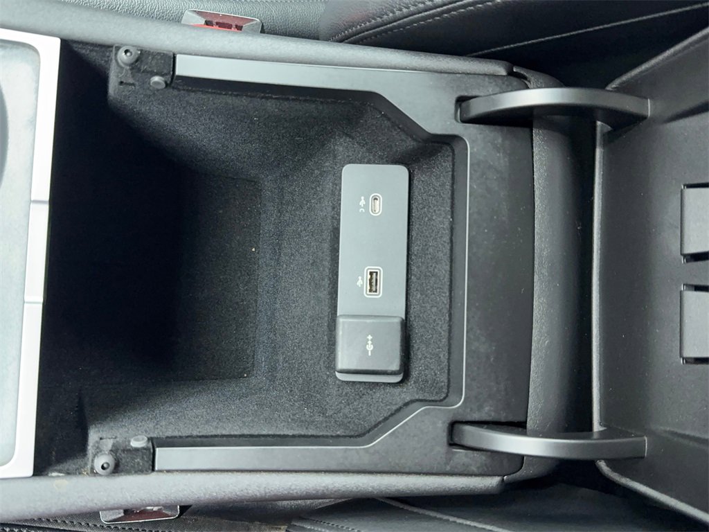 Used 2022 Land Rover Discovery Sport SE image 35