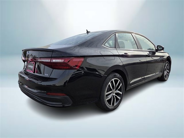 New 2025 Volkswagen Jetta SE image 4