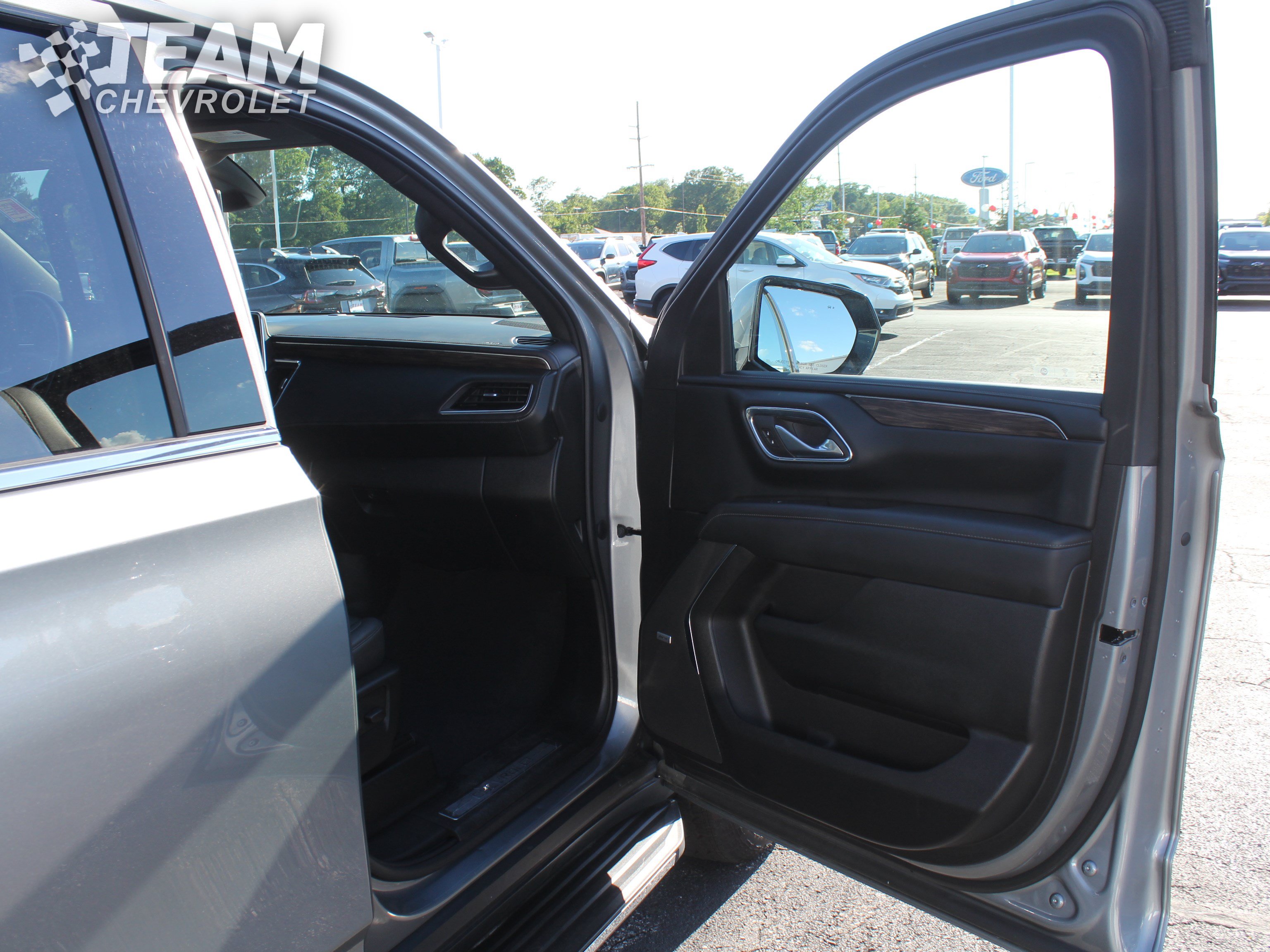 Certified 2023 Chevrolet Tahoe LT w/ Luxury Package AWD/4WD image 29