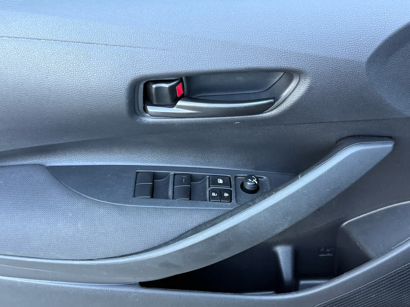Used 2023 Toyota Corolla LE FWD image 13