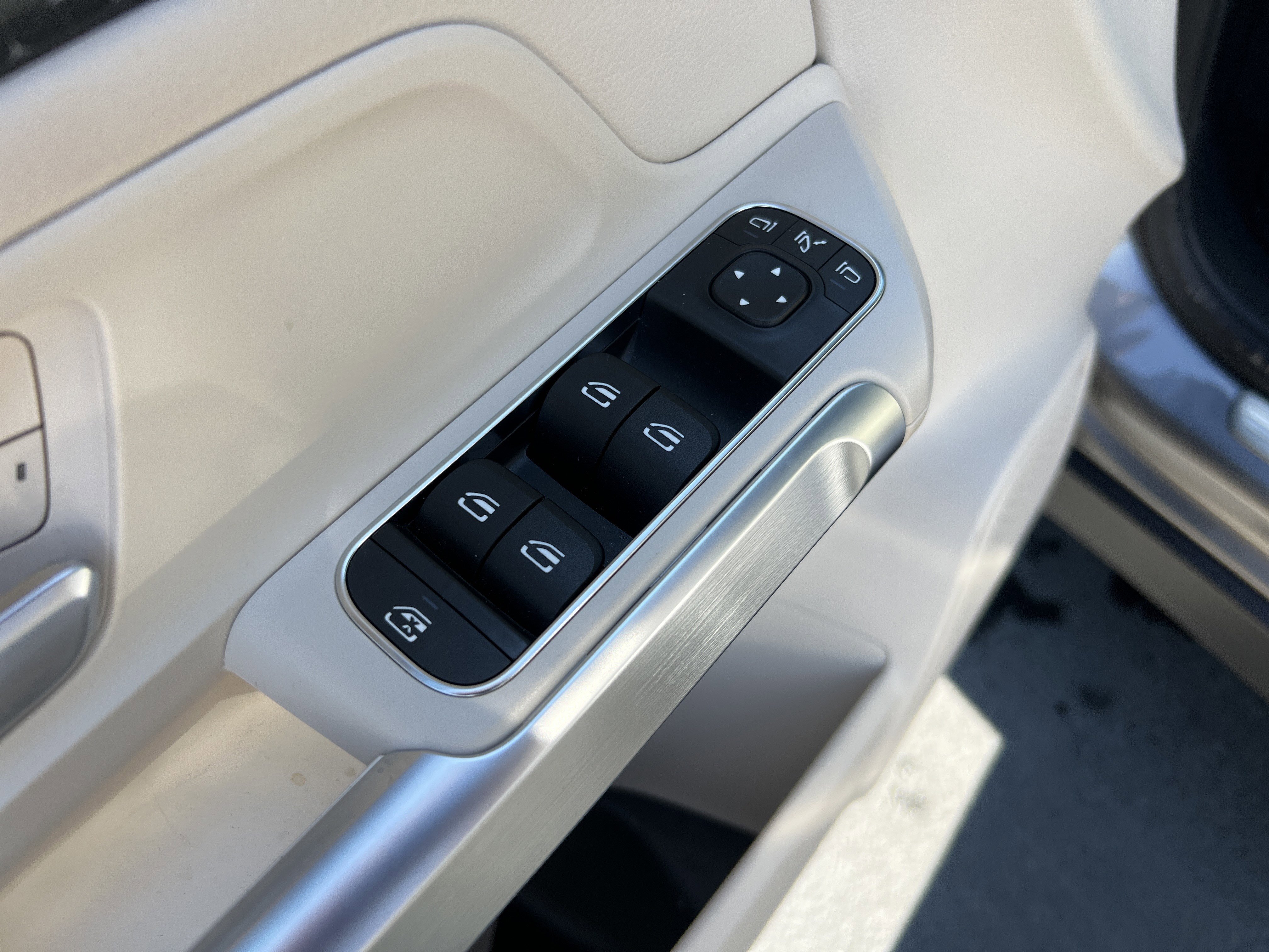 Used 2025 Mercedes-Benz GLB 250 250 image 15