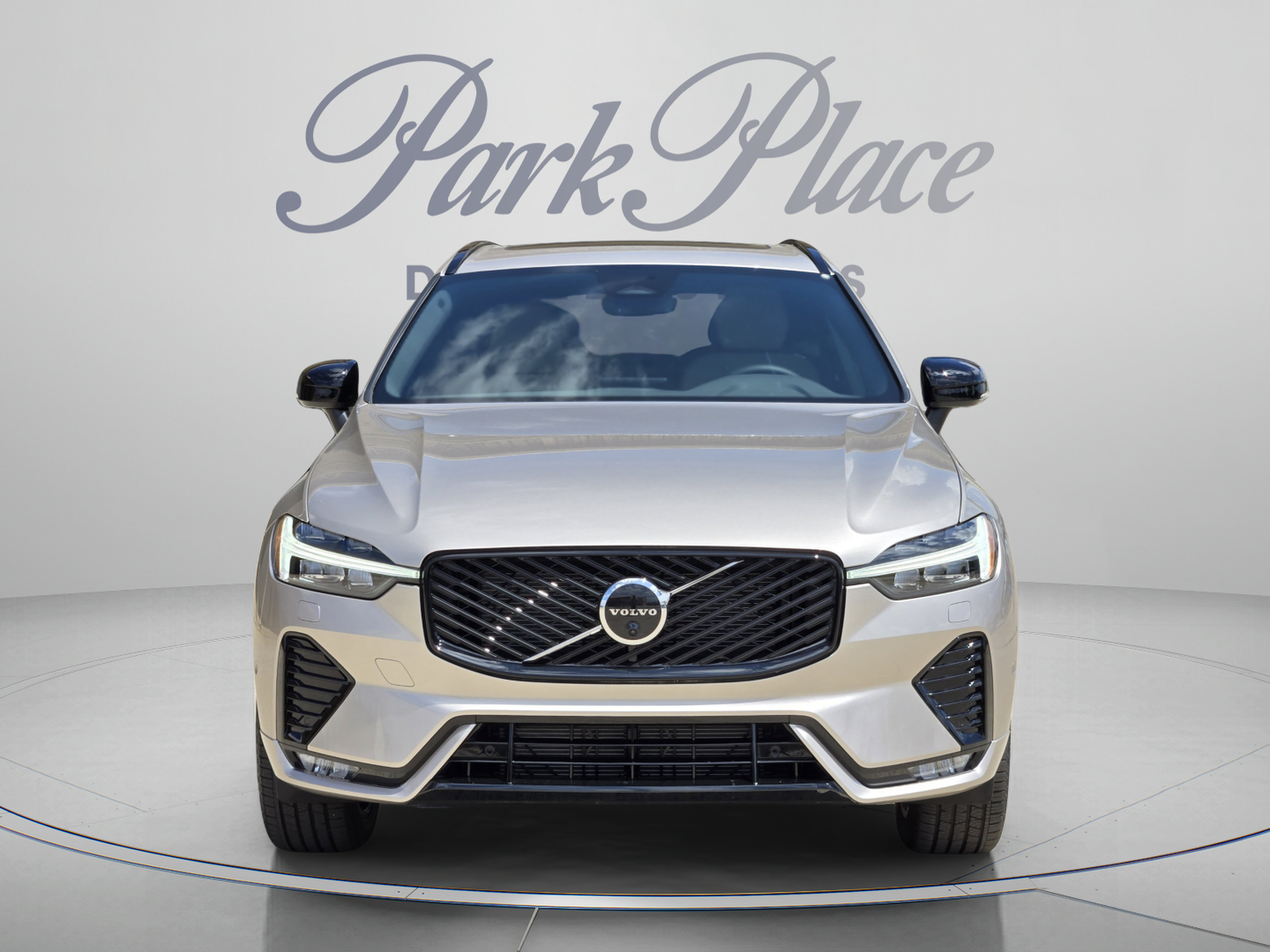 New 2026 Volvo XC60 B5 Plus w/ Protection Package Premier AWD/4WD image 9