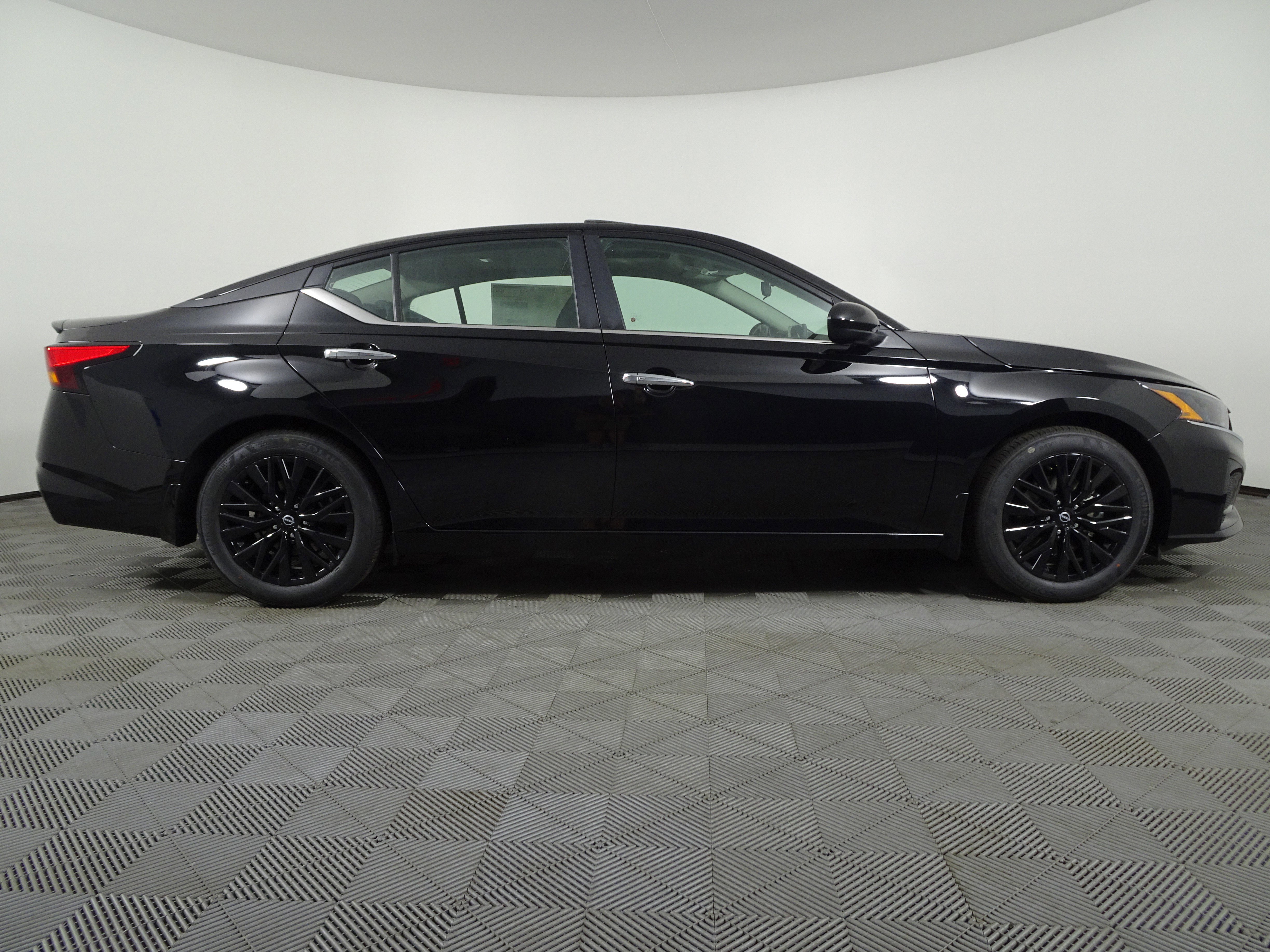 New 2025 Nissan Altima 2.5 SV w/ SV Special Edition Package image 2