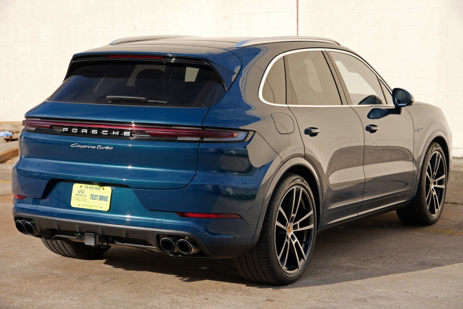 Used 2024 Porsche Cayenne Turbo AWD/4WD image 58