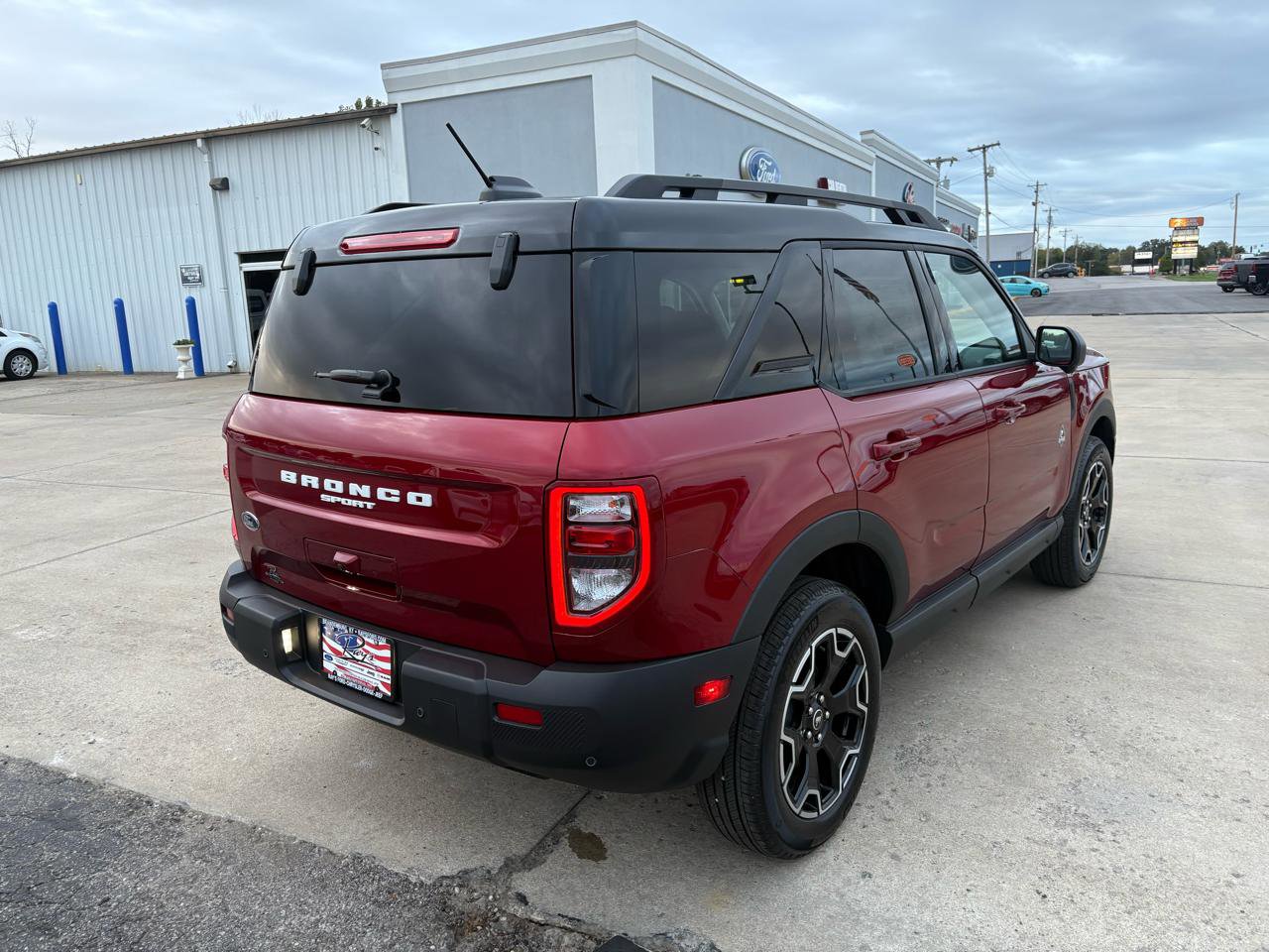 New 2025 Ford Bronco Sport Outer Banks w/ Outer Banks Tech Package+ AWD/4WD image 3