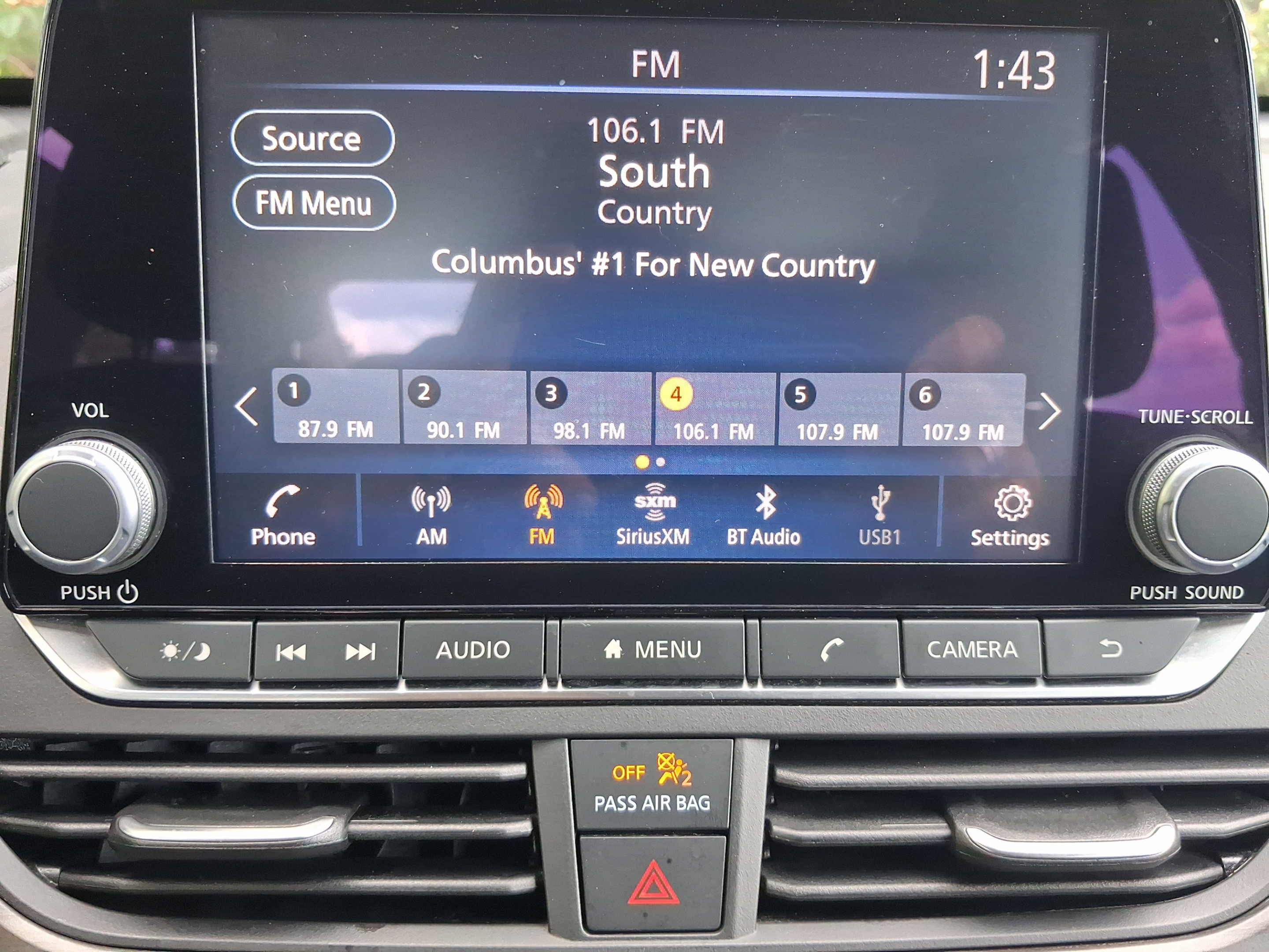 Used 2025 Nissan Altima 2.5 SV FWD image 17
