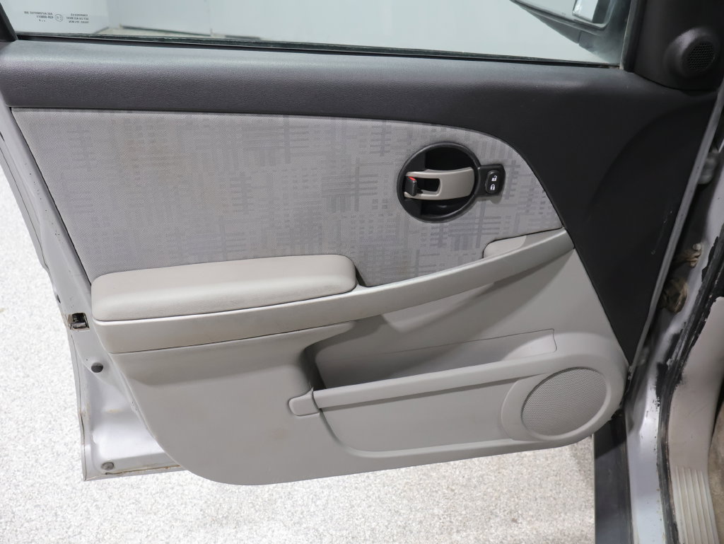 Used 2006 Chevrolet Equinox LS AWD/4WD image 16