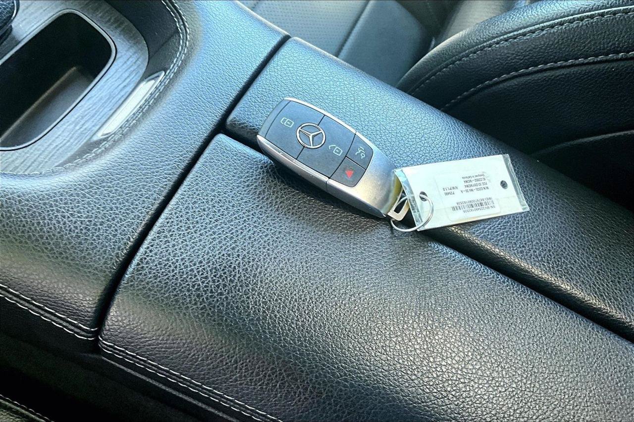 Used 2022 Mercedes-Benz GLE 350 4MATIC image 36