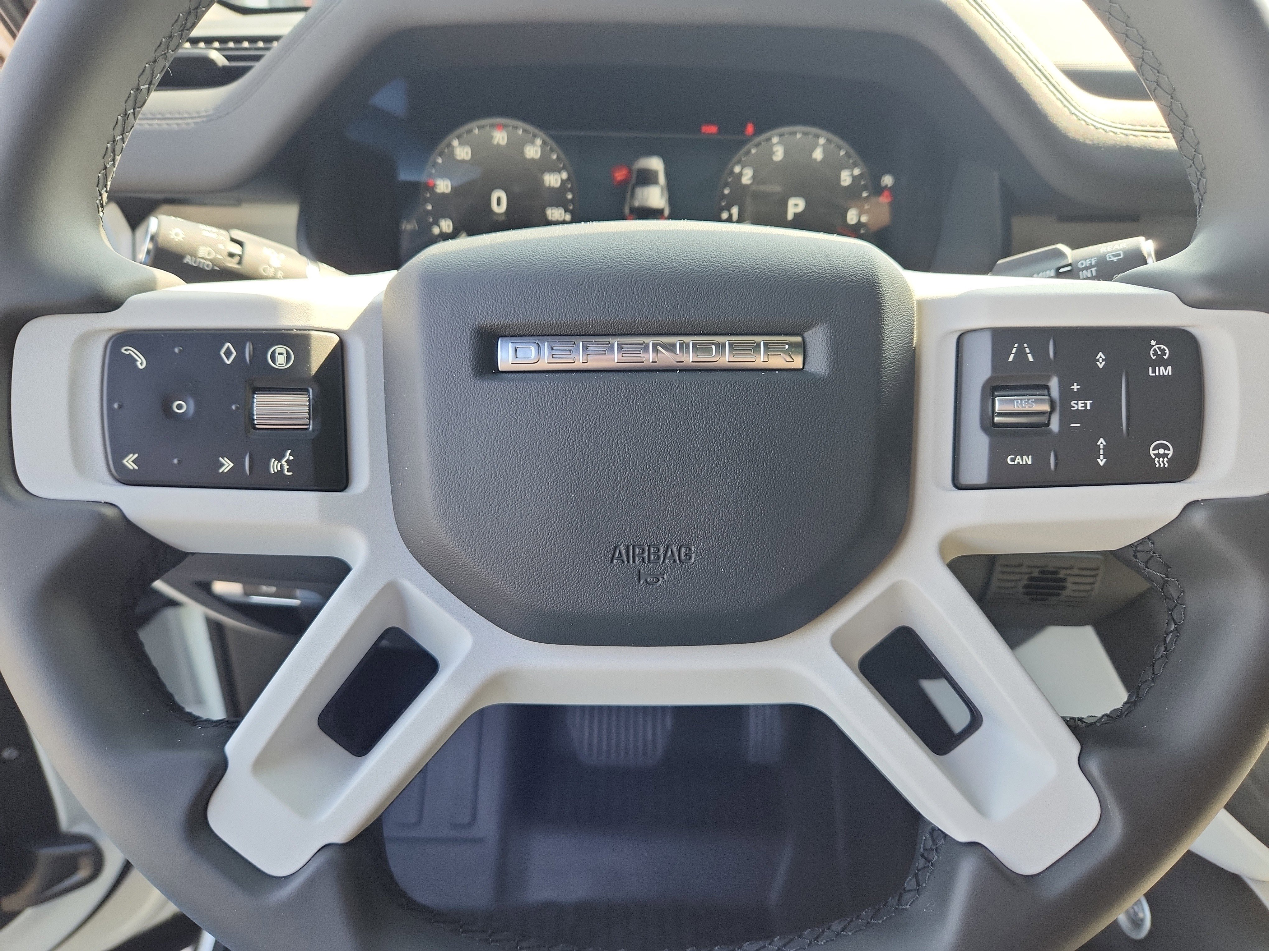 Used 2025 Land Rover Defender 110 S image 16