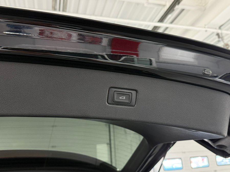 Used 2017 Audi Q7 3.0T Premium AWD/4WD image 37