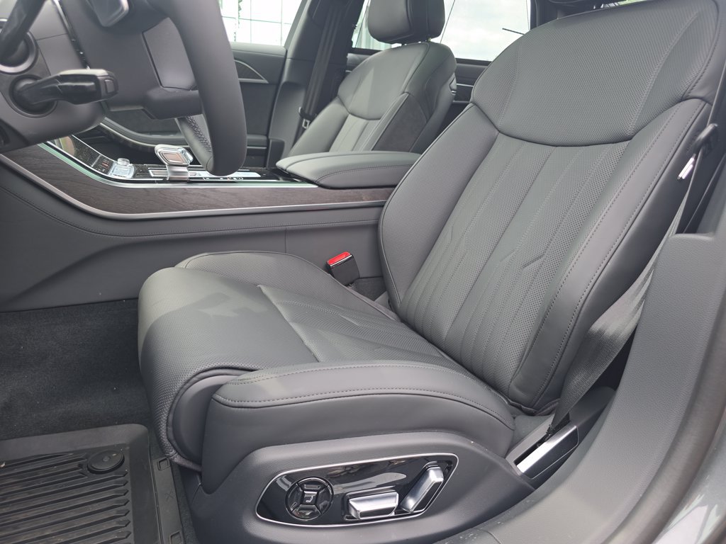 New 2026 Audi A8 L 3.0T AWD/4WD image 17