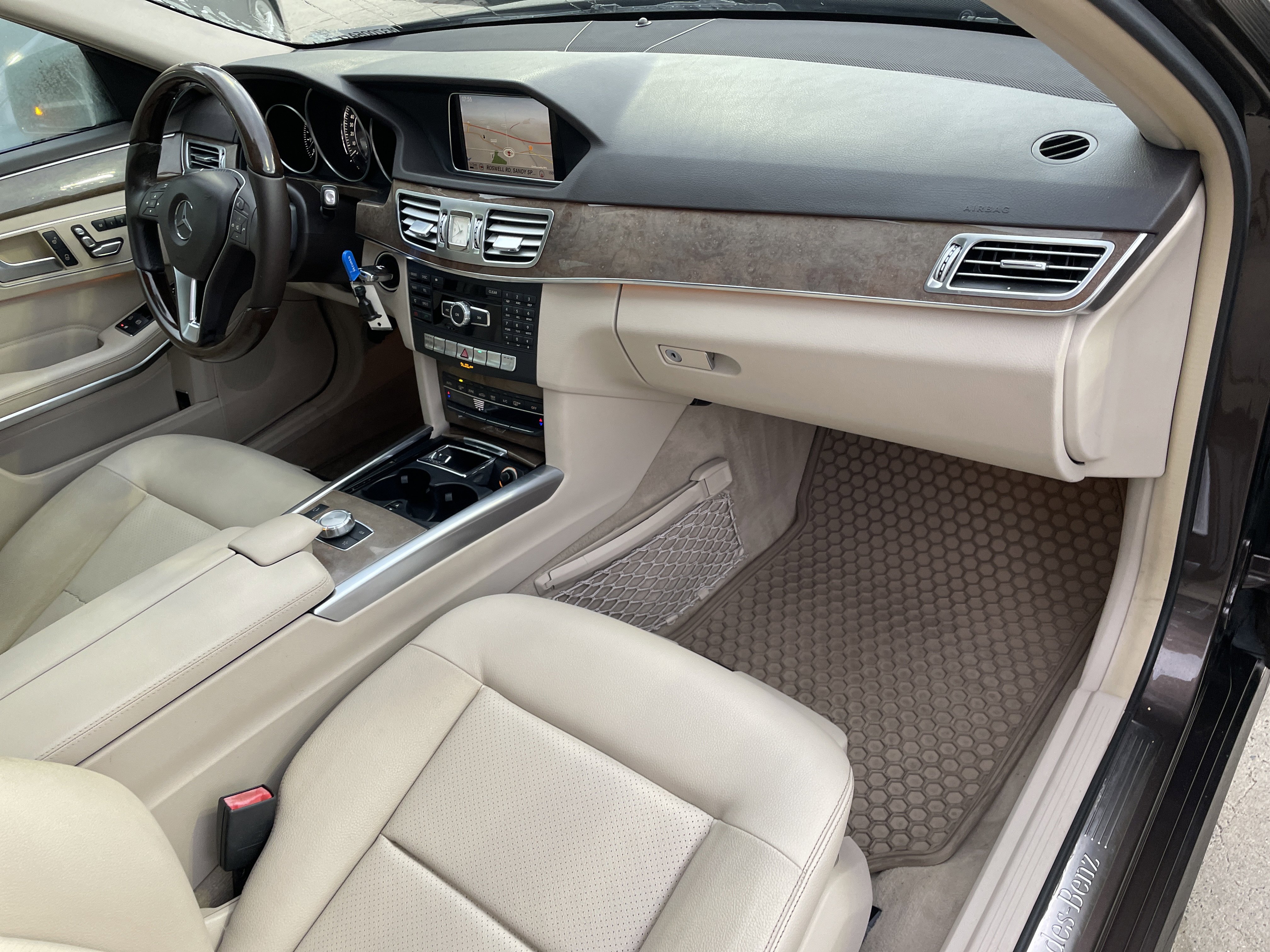 Used 2014 Mercedes-Benz E 250 BlueTEC Sedan image 46