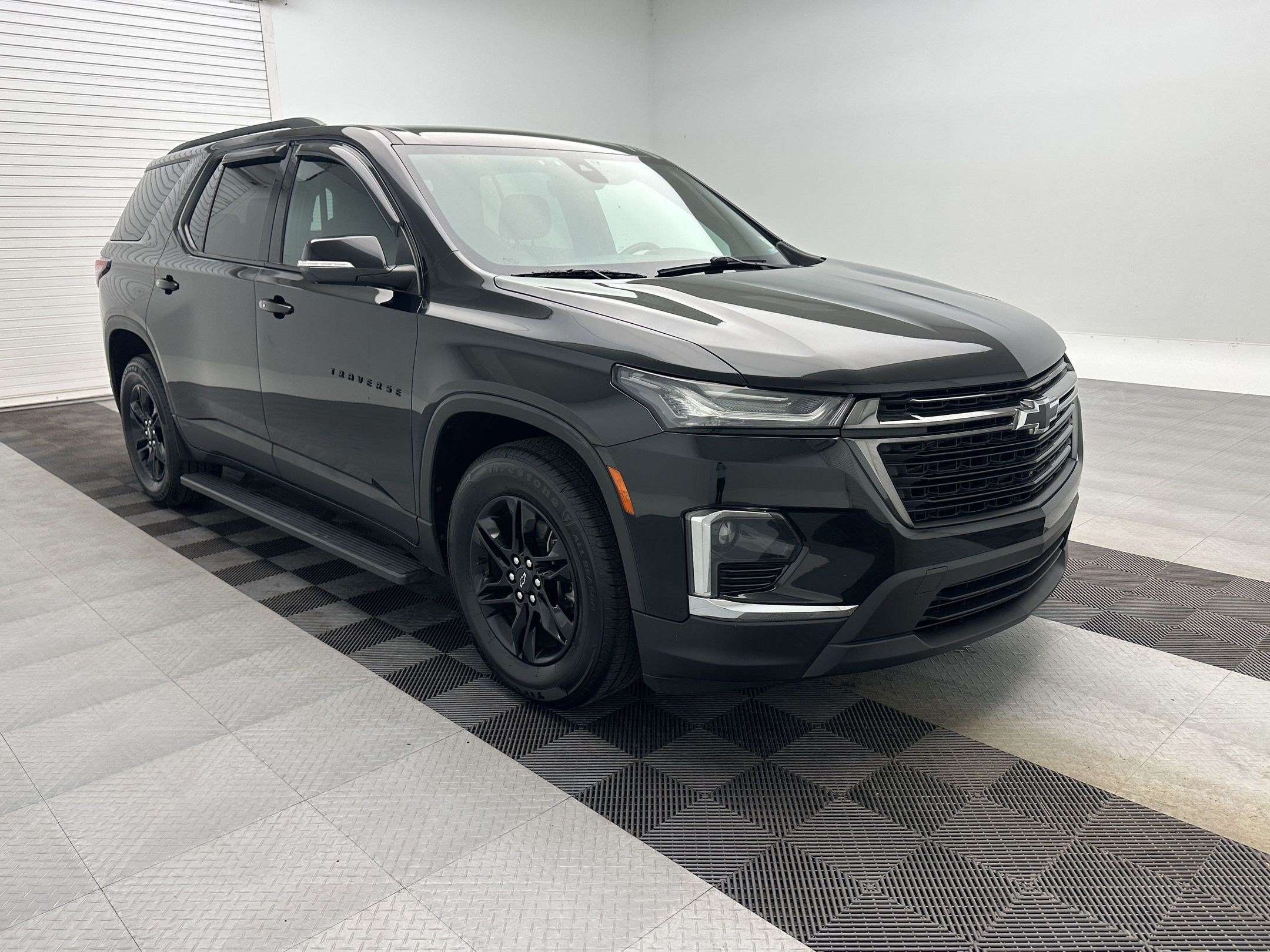 Used 2023 Chevrolet Traverse LT w/ Midnight/Sport Edition AWD/4WD image 7