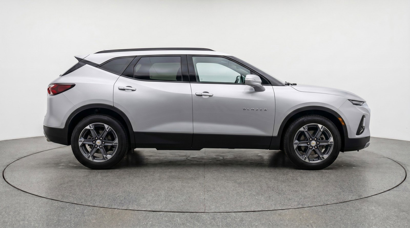 Used 2025 Chevrolet Blazer LT FWD image 11