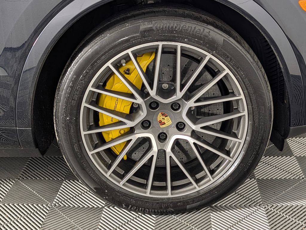 Certified 2020 Porsche Cayenne Turbo S AWD/4WD image 14