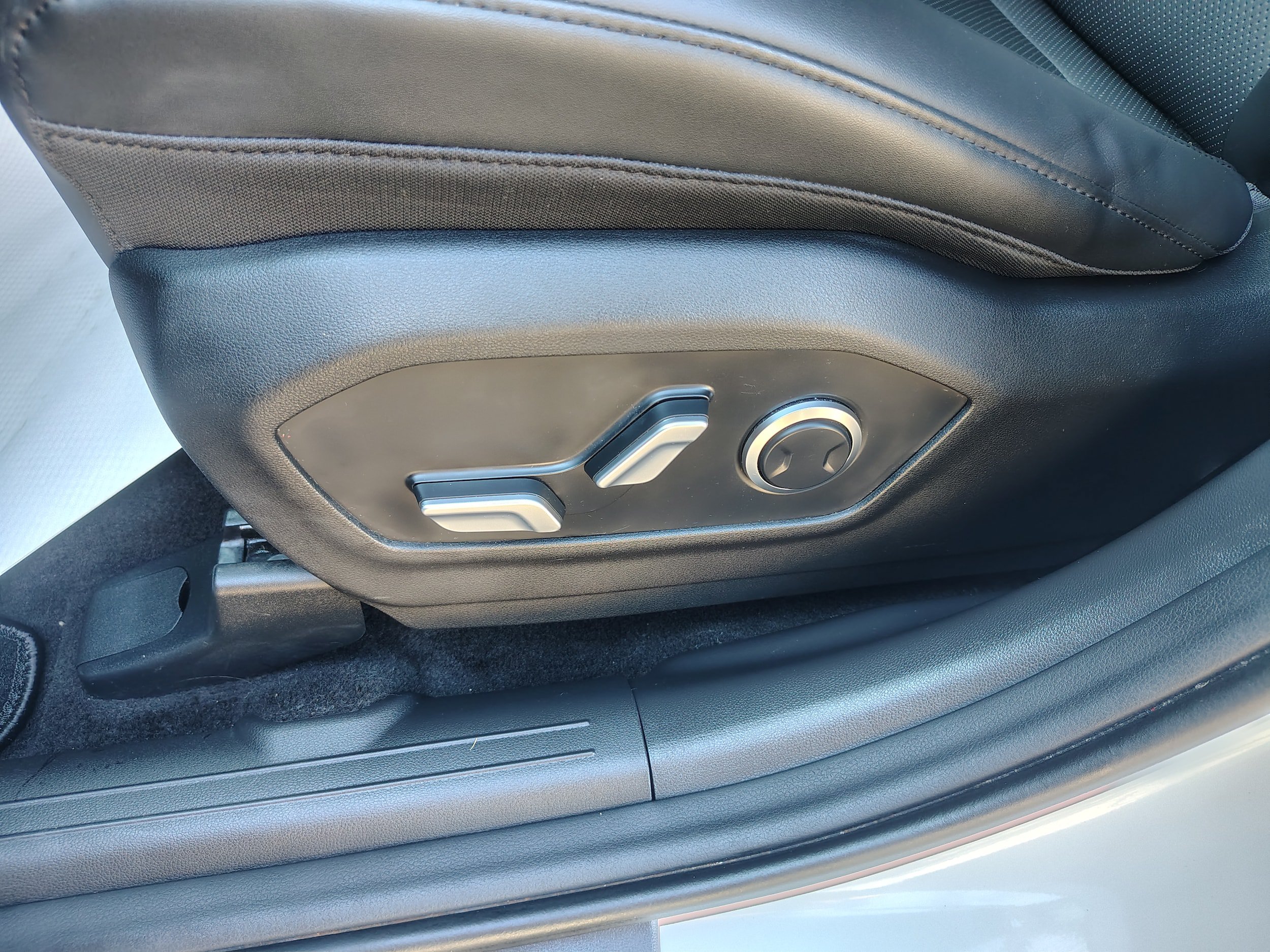 Used 2025 Hyundai Santa Fe SEL AWD/4WD image 21