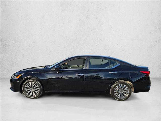 Used 2024 Nissan Altima 2.5 SV image 9