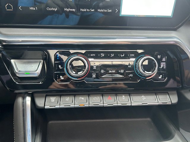 Used 2024 GMC Sierra 2500 Denali Ultimate AWD/4WD image 31