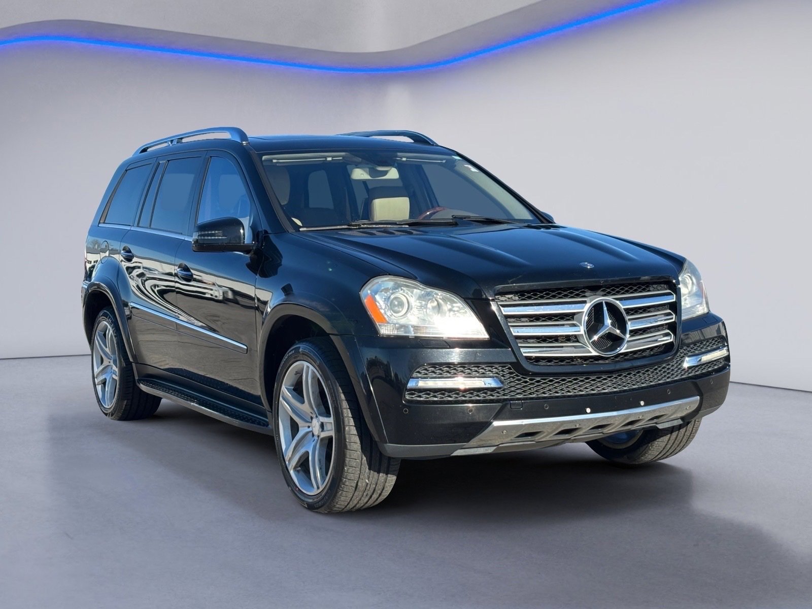 Used 2011 Mercedes-Benz GL 550 4MATIC image 8