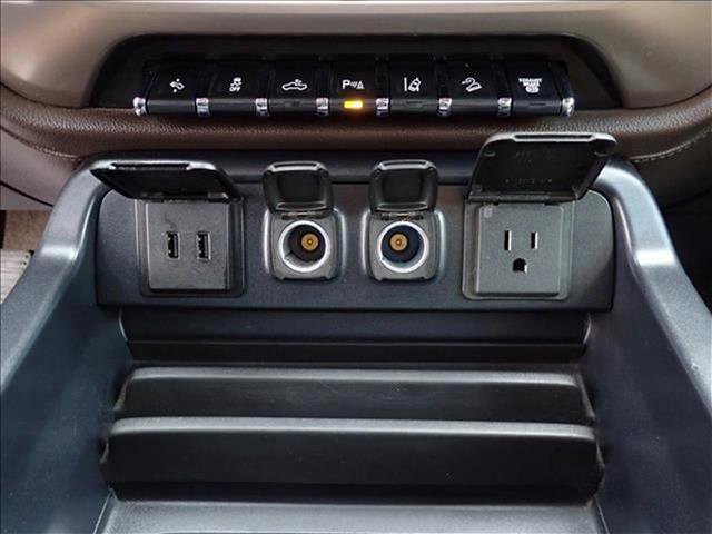 Used 2018 GMC Sierra 2500 Denali w/ Duramax Plus Package AWD/4WD image 21