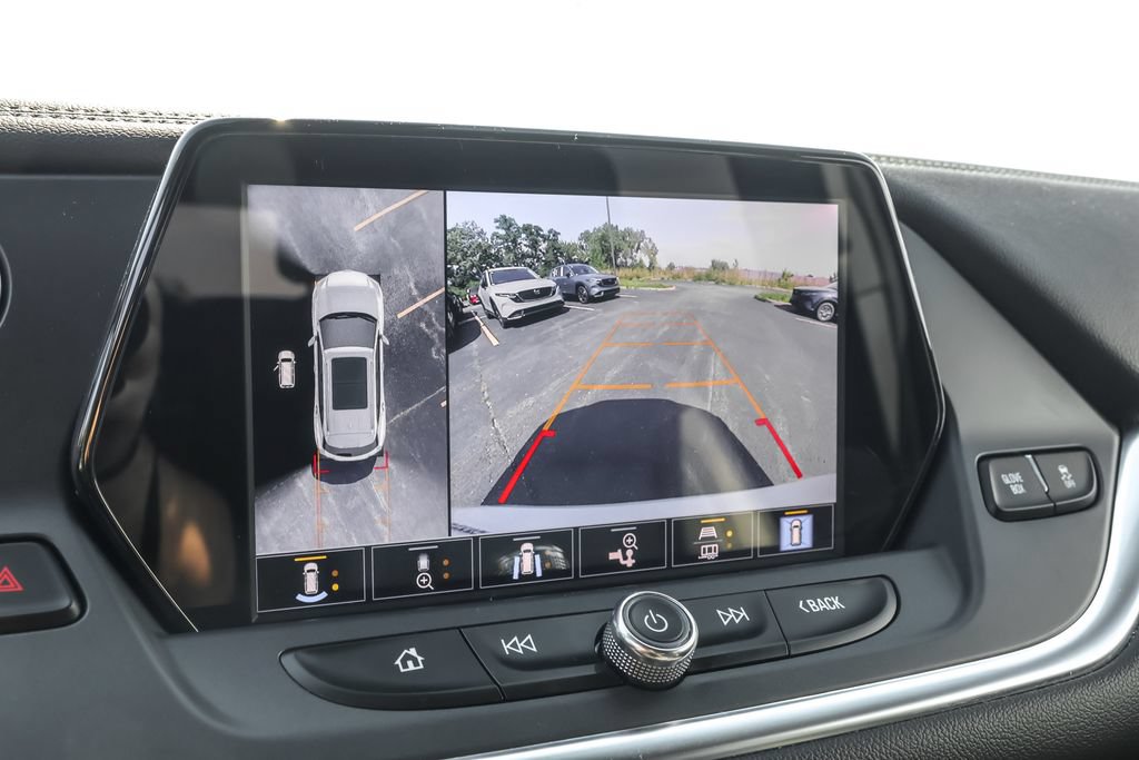 Used 2022 Chevrolet Blazer LT w/ Sound & Technology Package AWD/4WD image 8