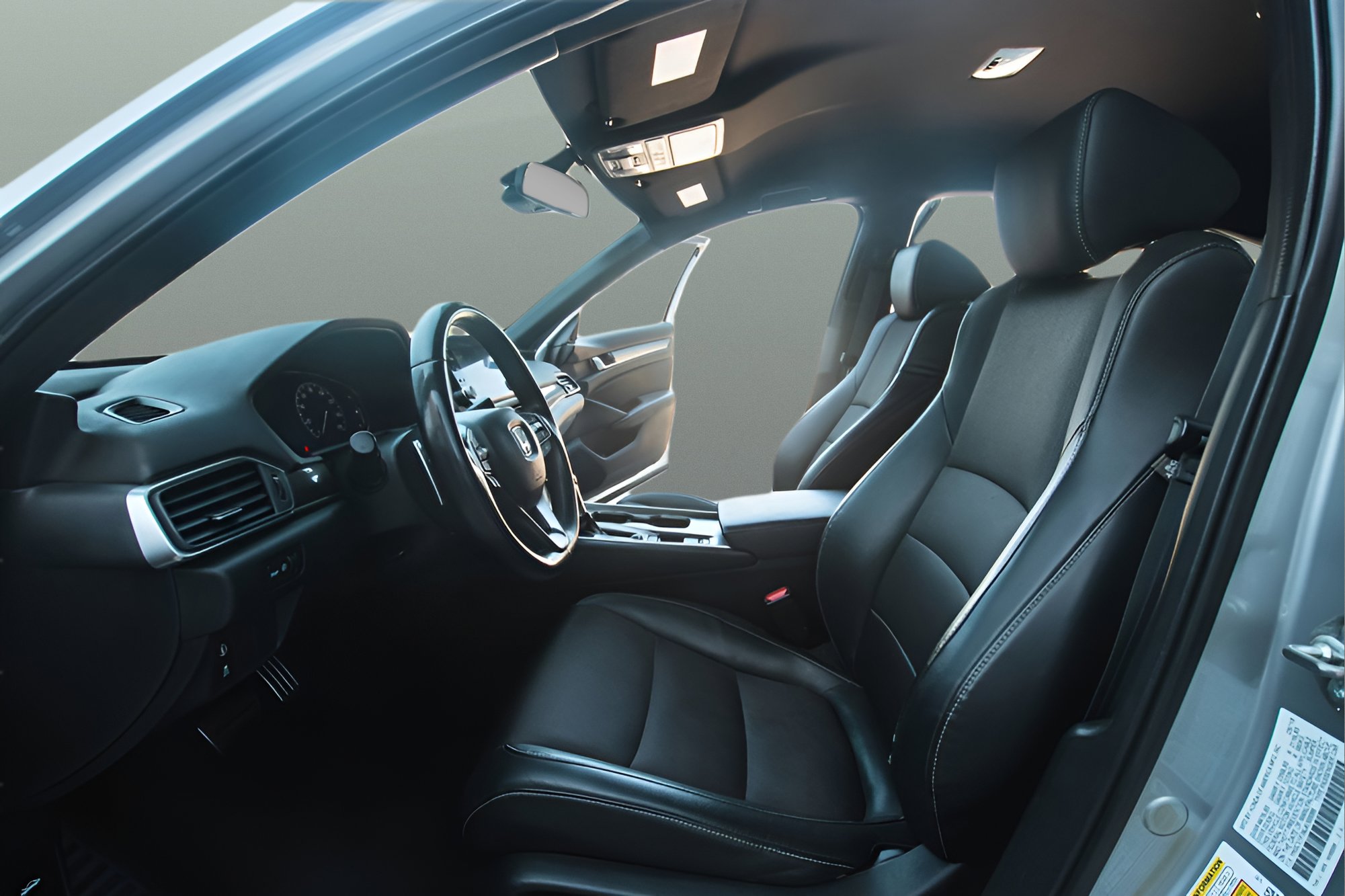 Used 2018 Honda Accord Sport image 10