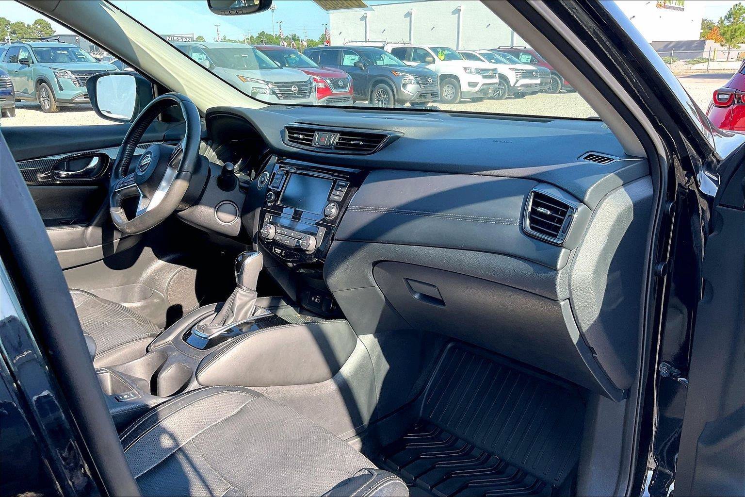 Certified 2018 Nissan Rogue SL w/ Premium Package AWD/4WD image 6