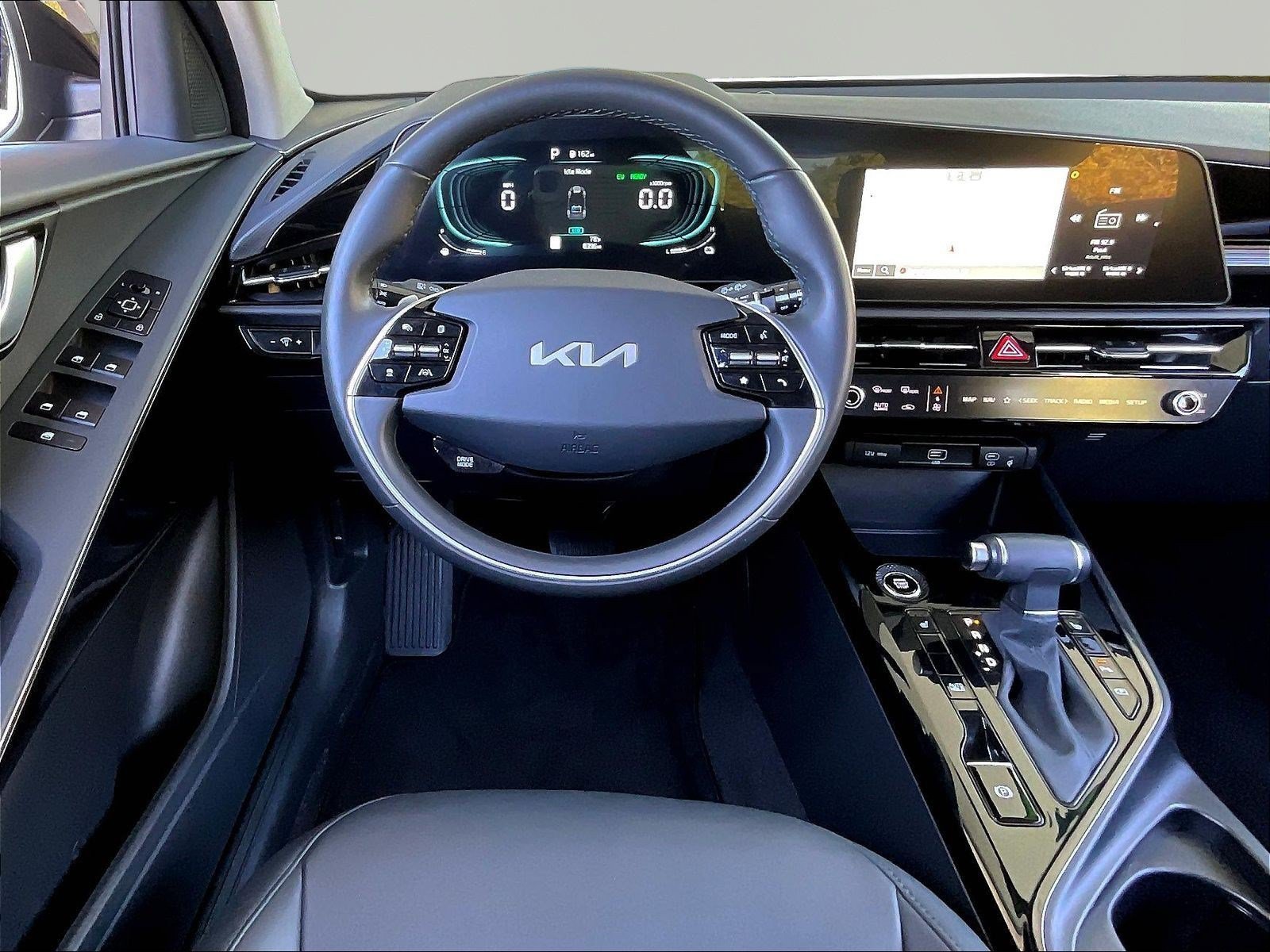 Used 2025 Kia Niro EX FWD image 8