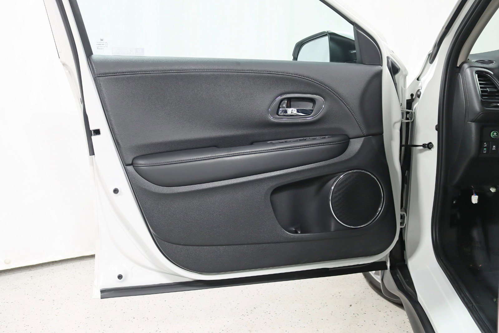 Used 2022 Honda HR-V EX-L image 30