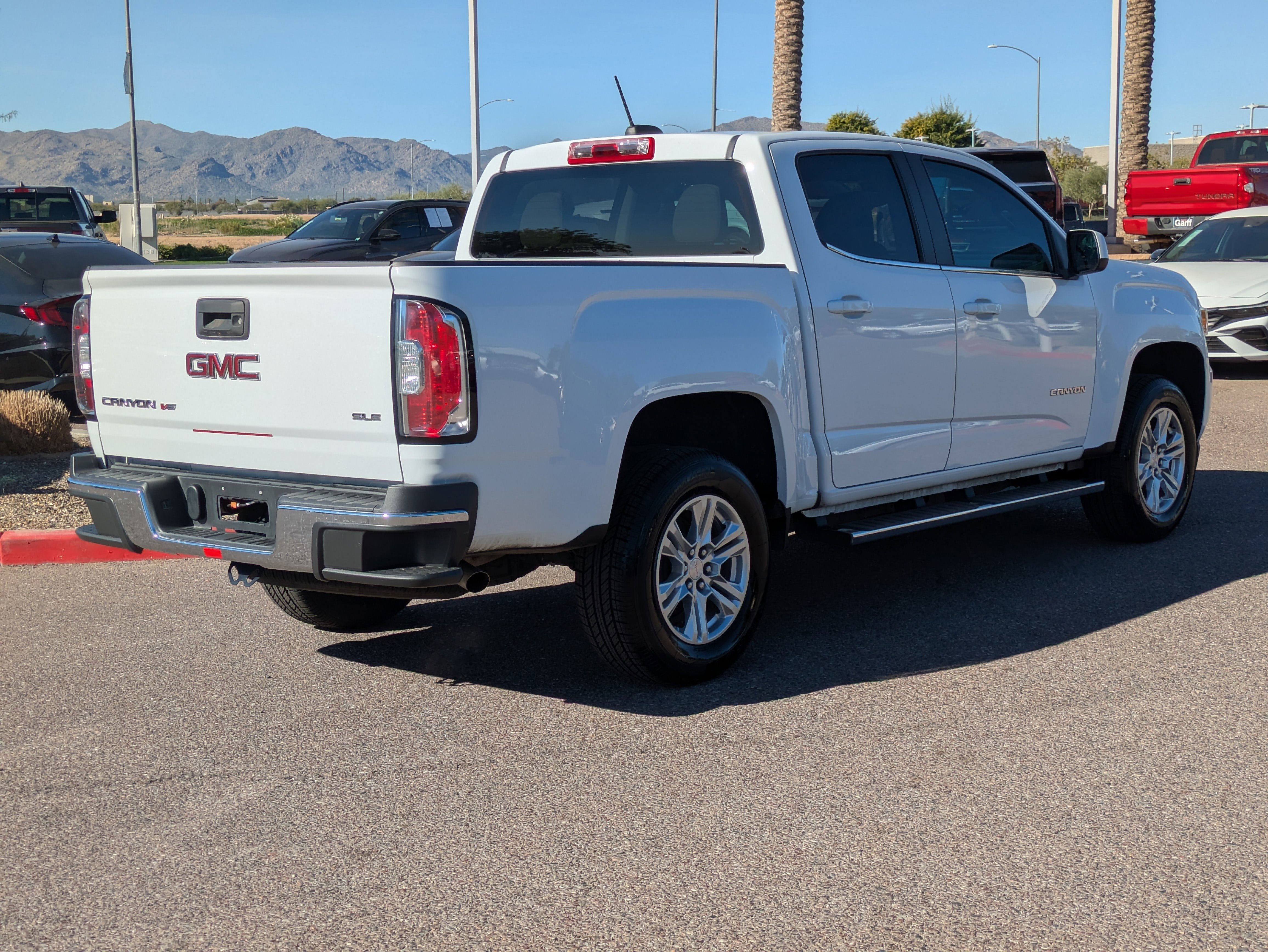 Used 2019 GMC Canyon SLE image 3