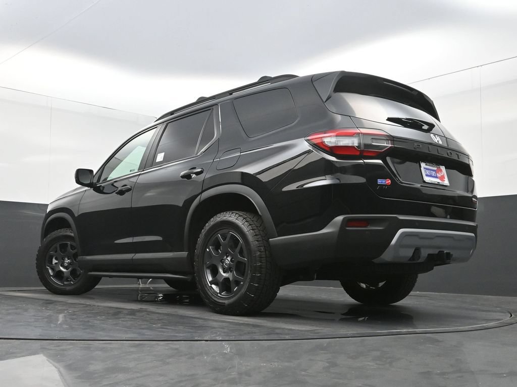 Used 2024 Honda Pilot TrailSport image 29