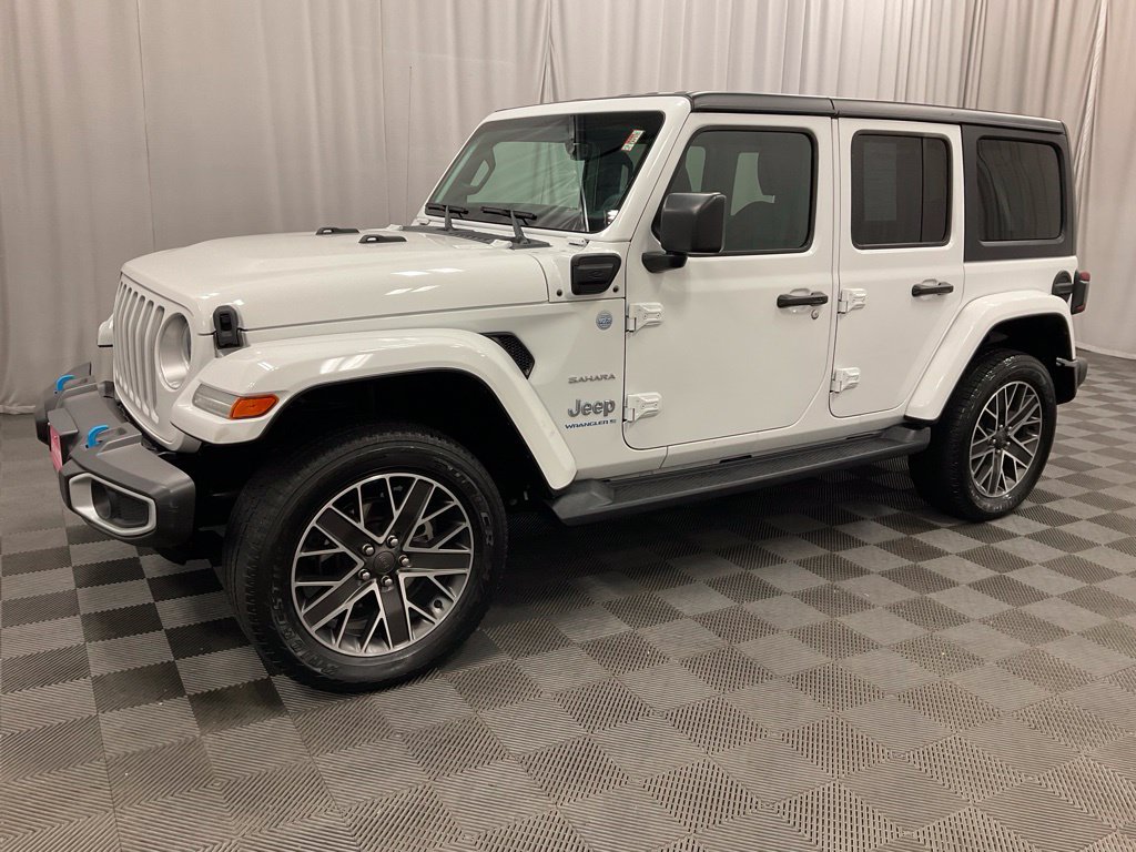 Used 2023 Jeep Wrangler Unlimited Sahara w/ Cold Weather Group AWD/4WD image 10
