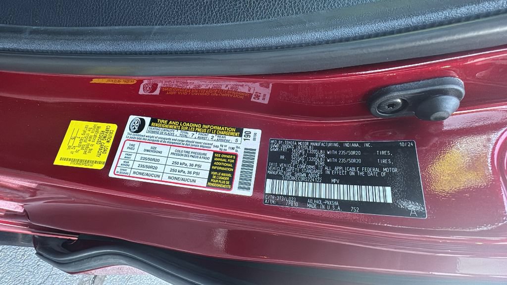 Used 2024 Toyota Sienna XSE w/ XSE Premium Package FWD image 35