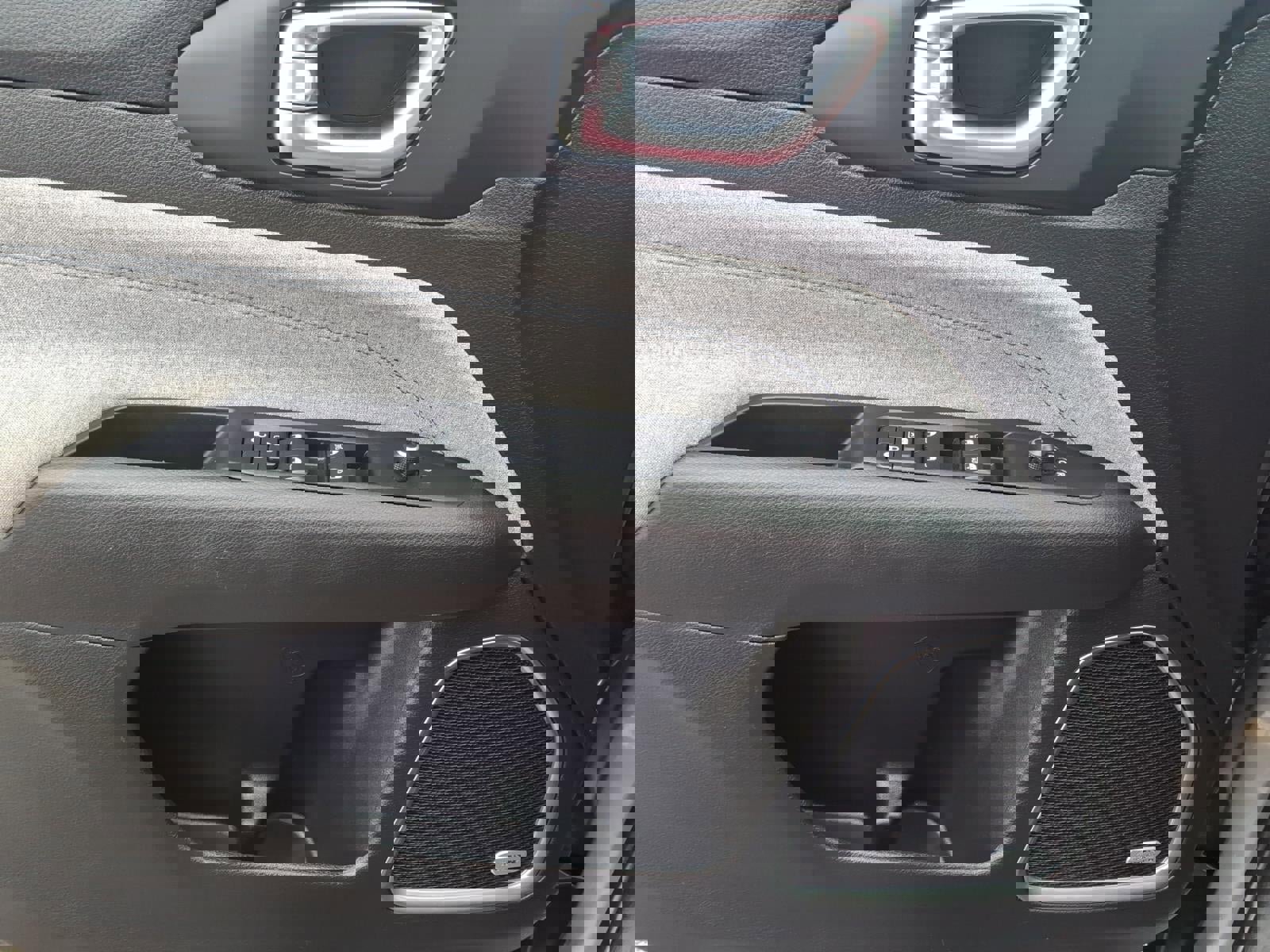 Used 2022 Jeep Compass Latitude w/ Sun and Sound Group image 15