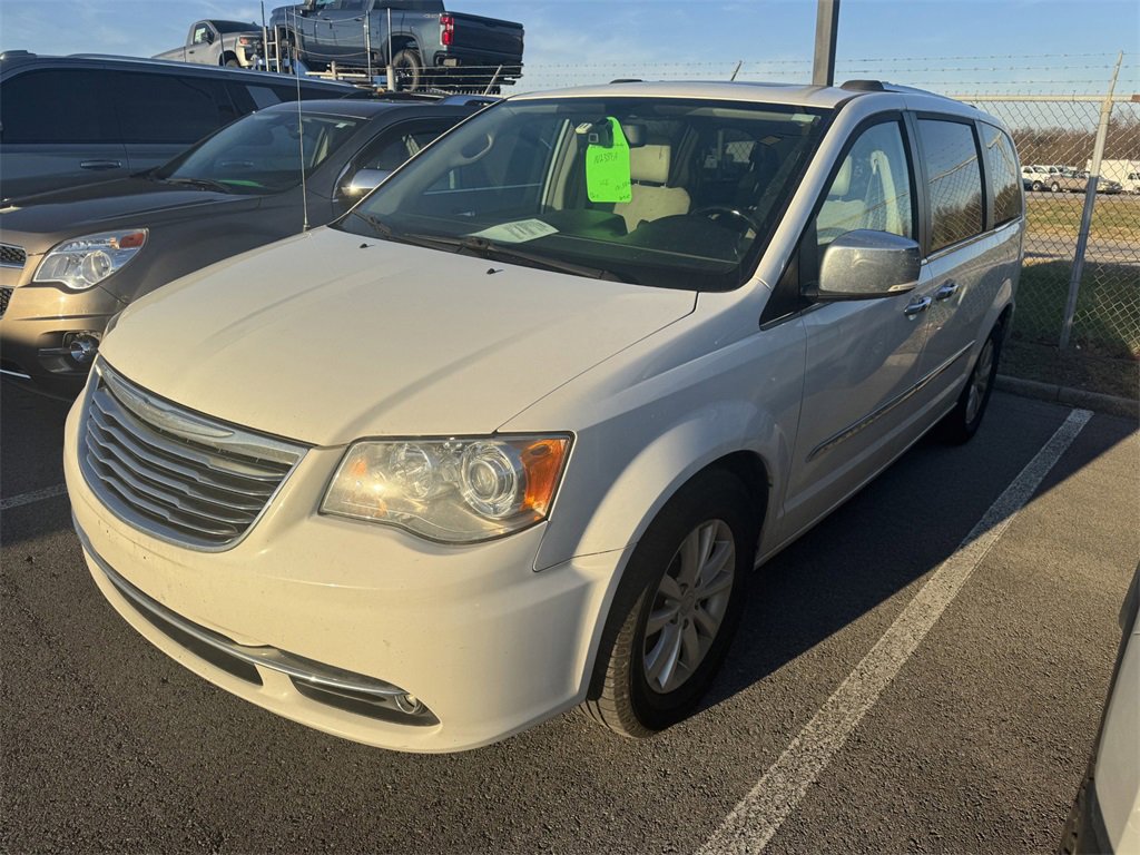 Used 2016 Chrysler Town & Country Limited Platinum w/ Trailer Tow Group image 2