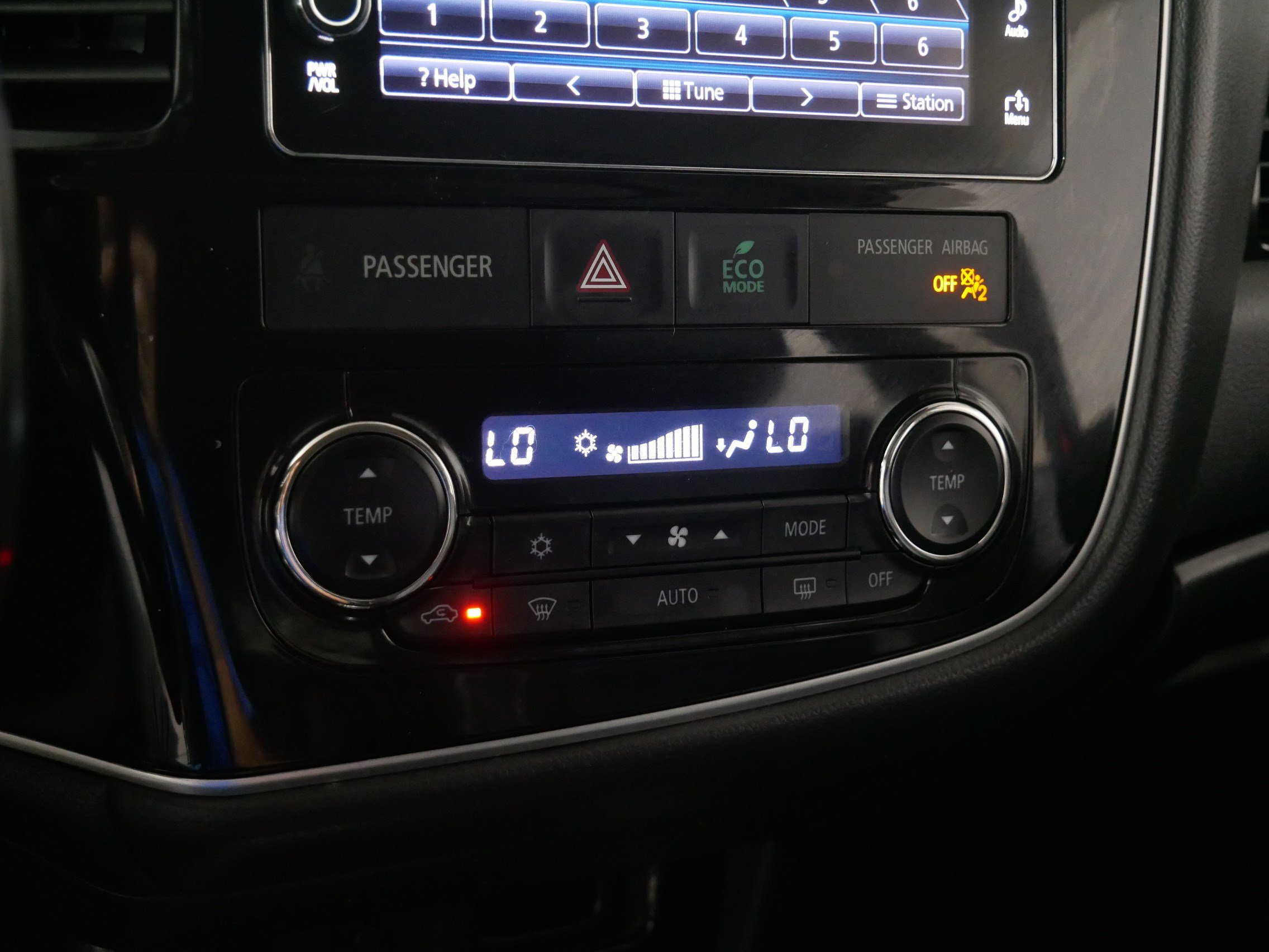 Used 2018 Mitsubishi Outlander GT AWD/4WD image 23