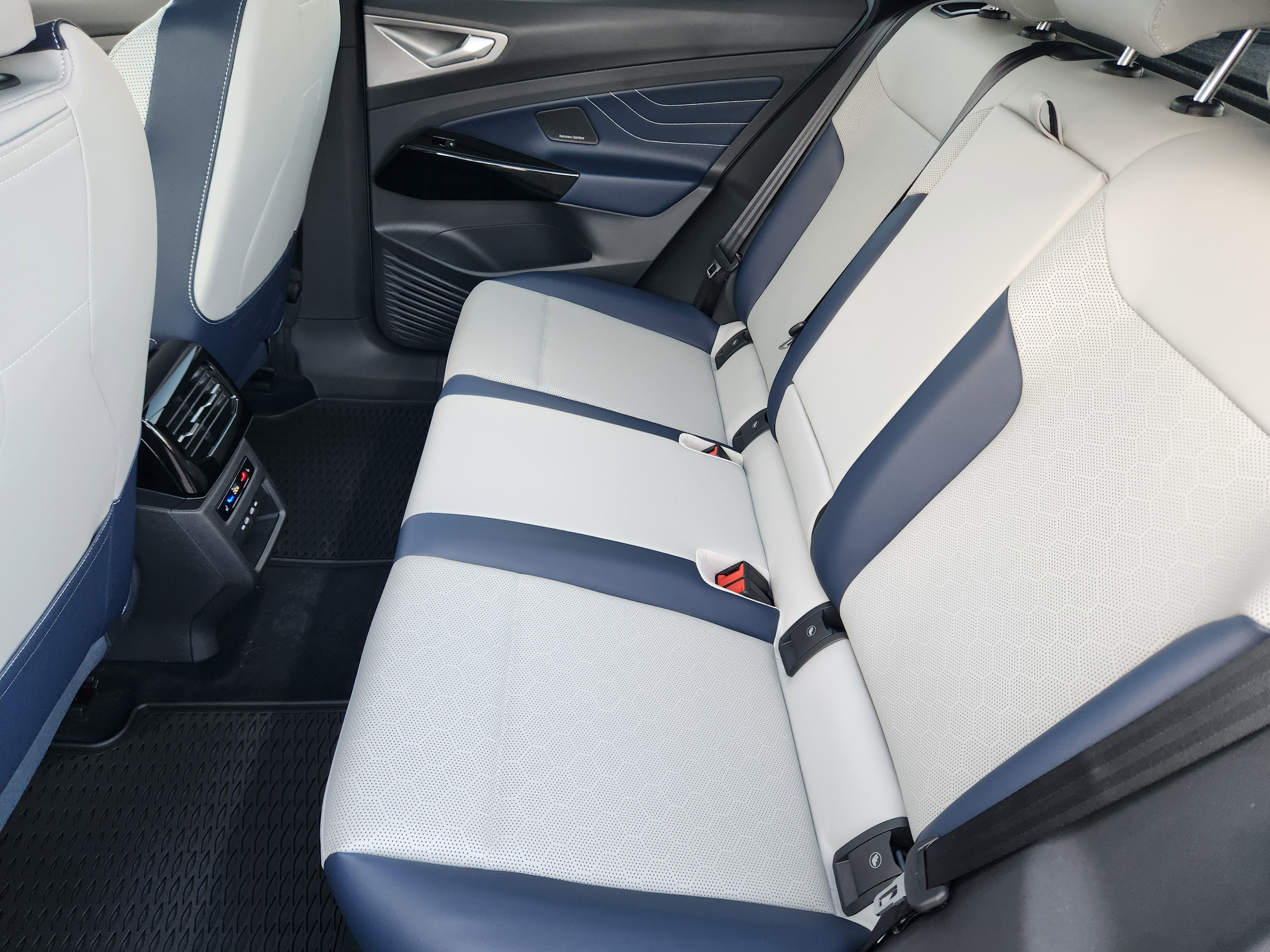 New 2026 Volkswagen ID.4 Pro S Plus AWD/4WD image 18
