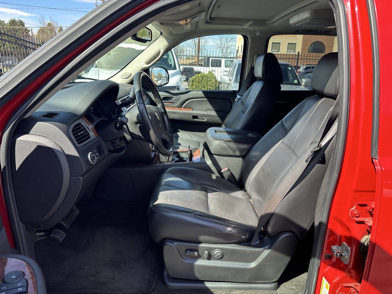 Used 2008 Chevrolet Avalanche LTZ w/ LTZ Preferred Equipment Group RWD image 13