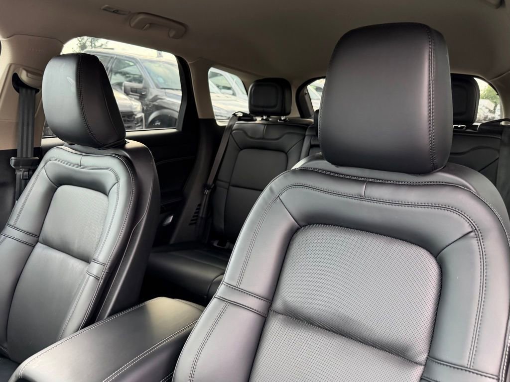 Used 2025 Lincoln Corsair FWD w/ Equipment Group 101A image 19