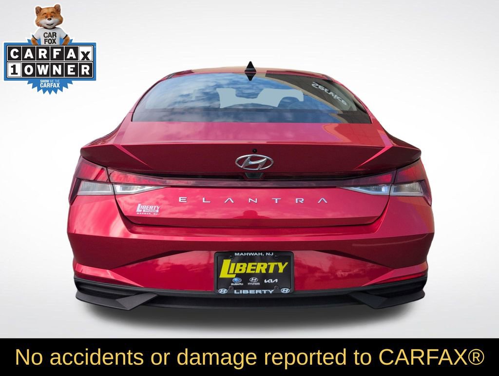 Used 2023 Hyundai Elantra SE w/ Cargo Package image 5