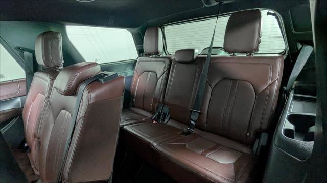 Used 2024 Ford Expedition Limited image 19