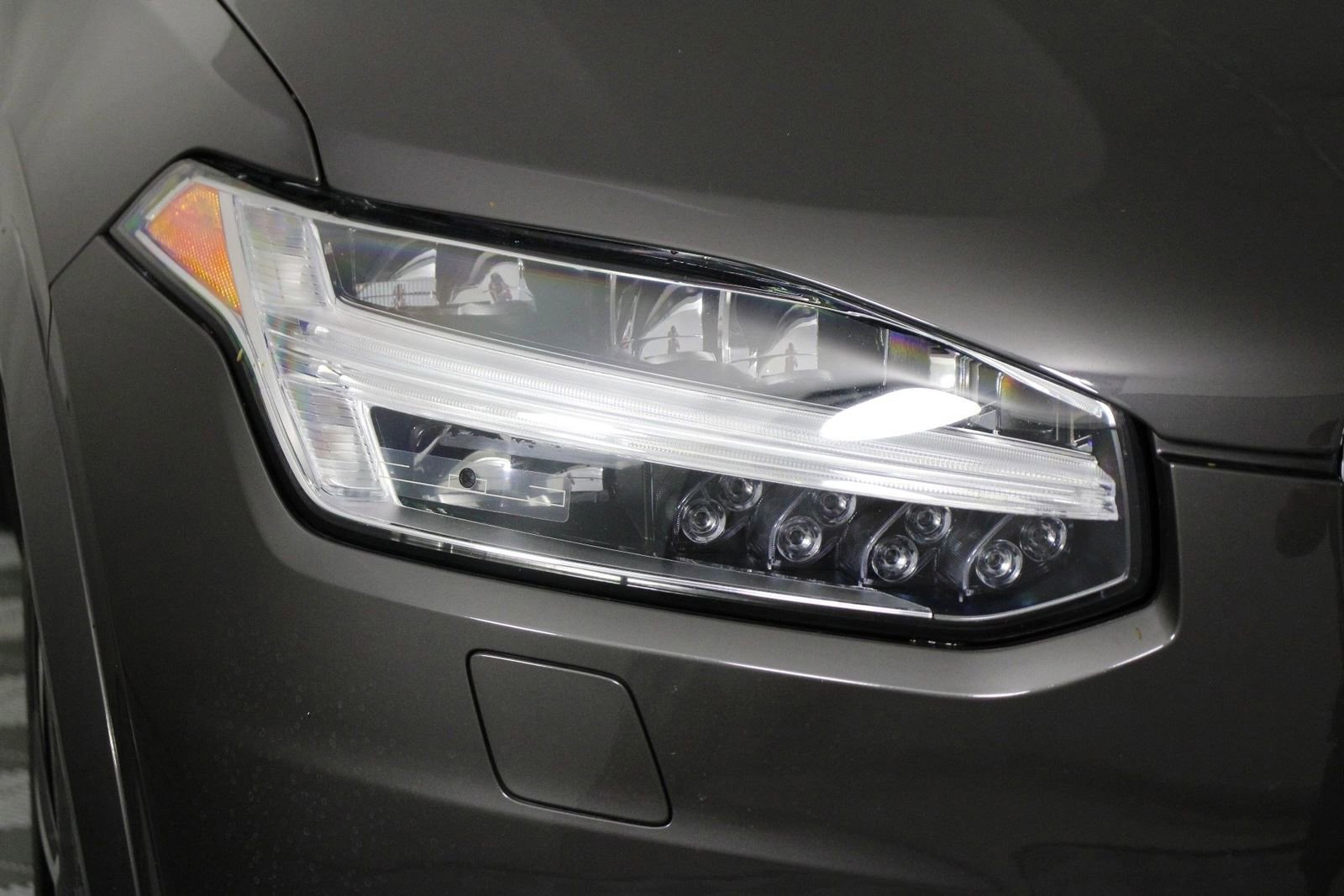 Used 2023 Volvo XC90 B6 Plus AWD/4WD image 26