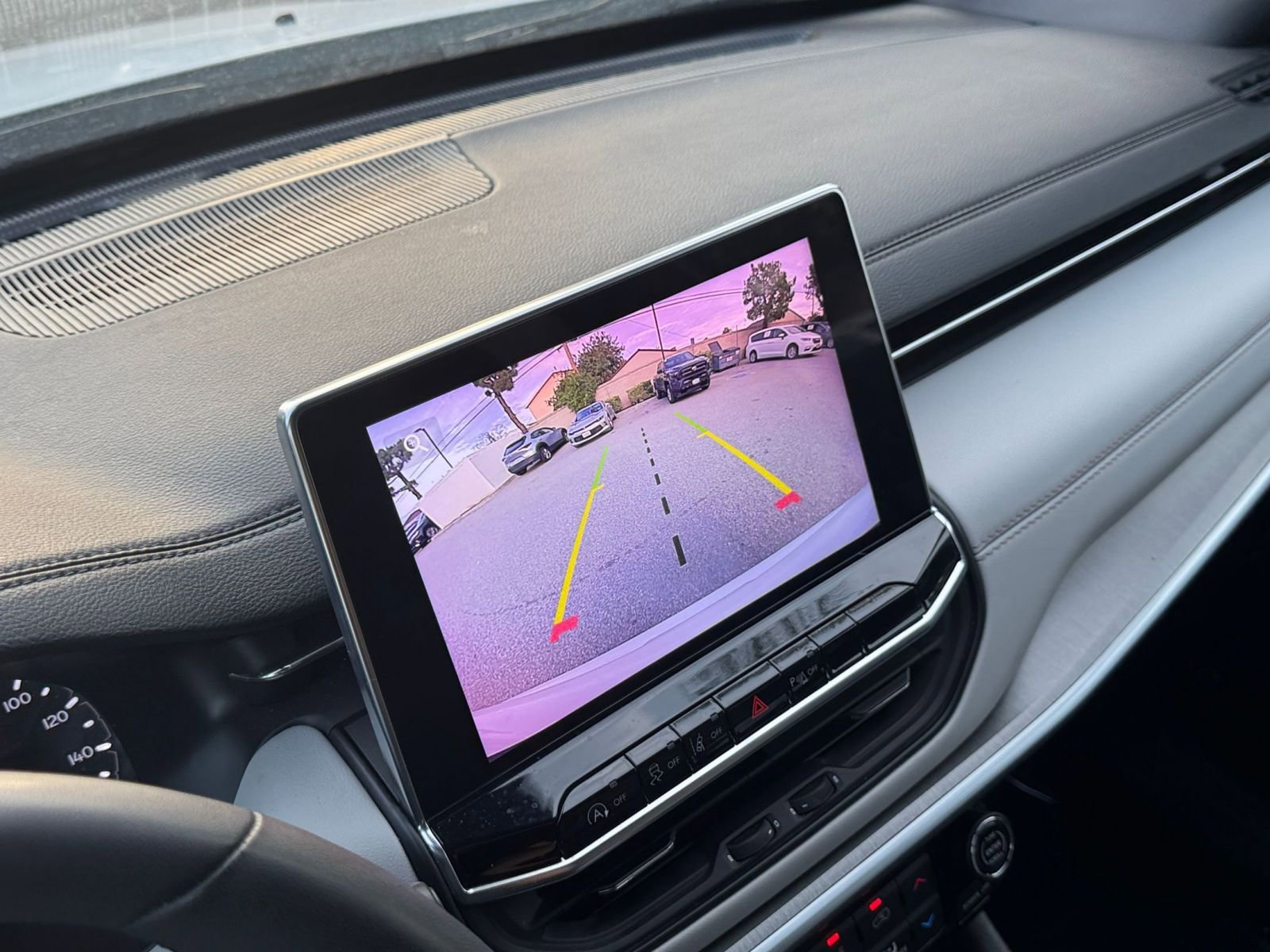 Used 2025 Jeep Compass Limited image 17