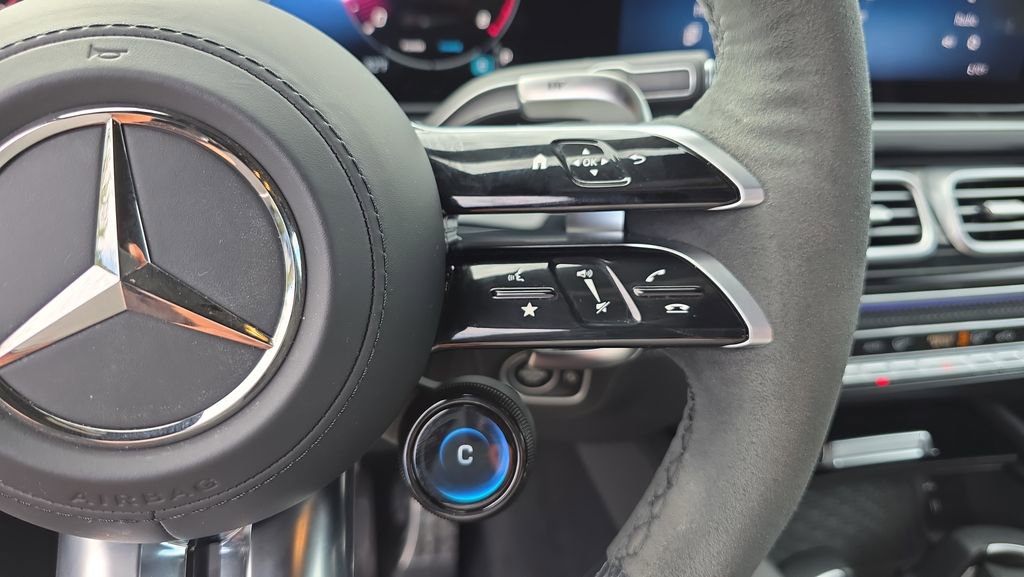 Used 2025 Mercedes-Benz GLS 63 AMG 4MATIC image 24