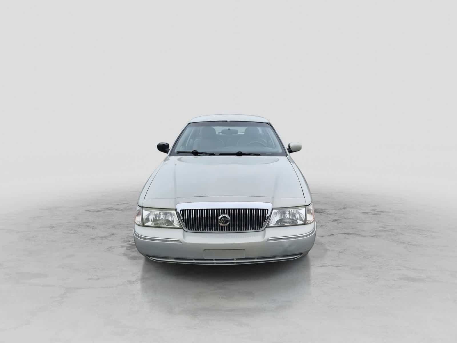 Used 2004 Mercury Grand Marquis LS RWD image 3