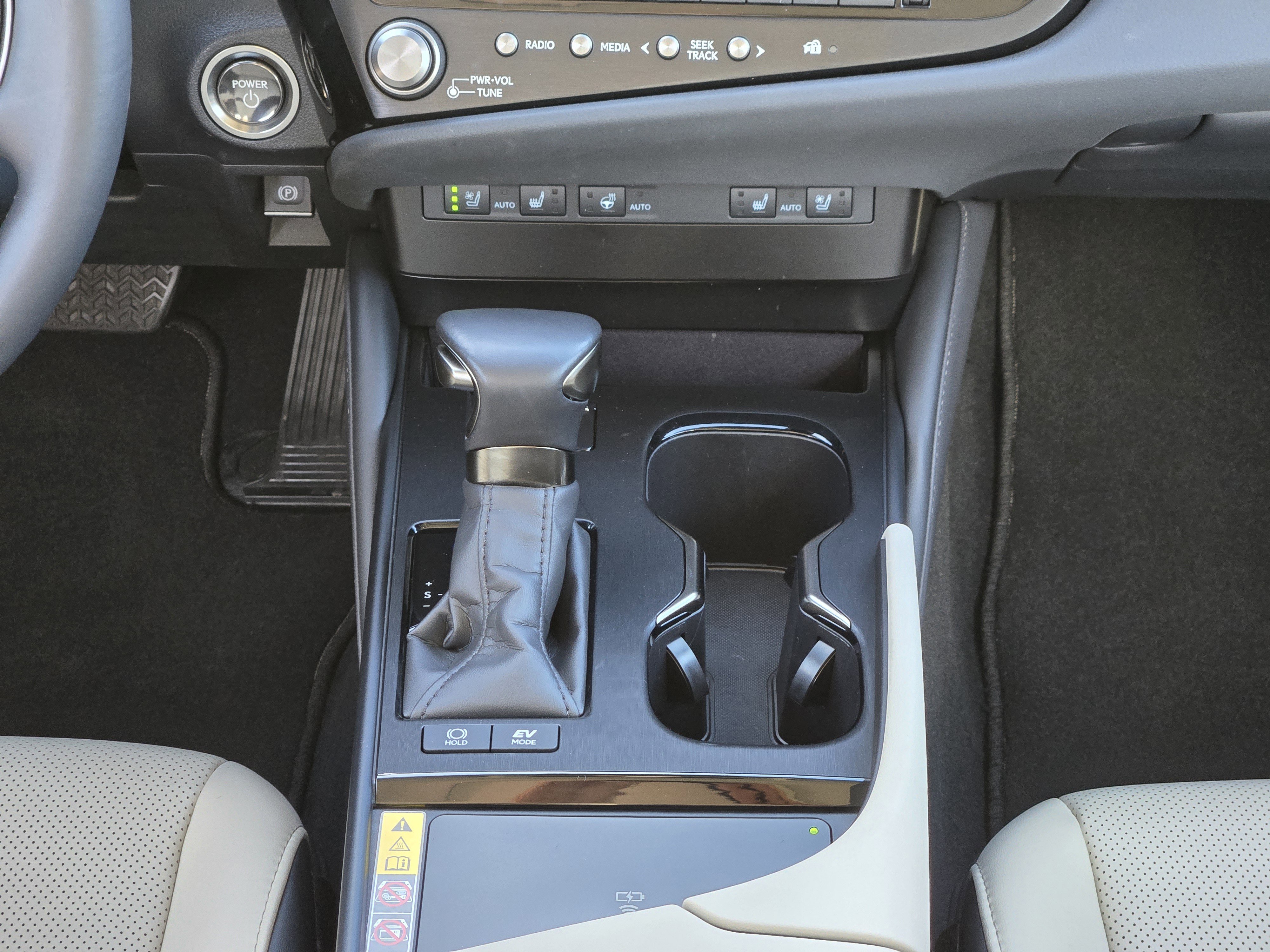 Used 2025 Lexus ES 300h w/ Premium Package image 28