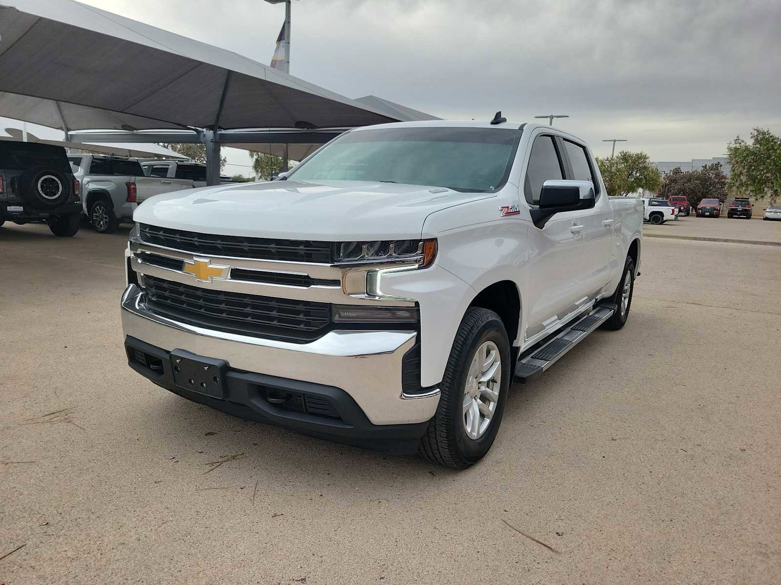 Used 2022 Chevrolet Silverado 1500 LT w/ Diesel Off-Road Package AWD/4WD video 4